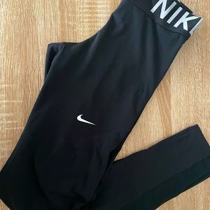 Black Nike Pro Leggings